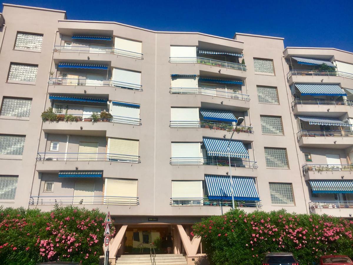 2 Pieces A 50 M De La Cros-de-Cagnes
